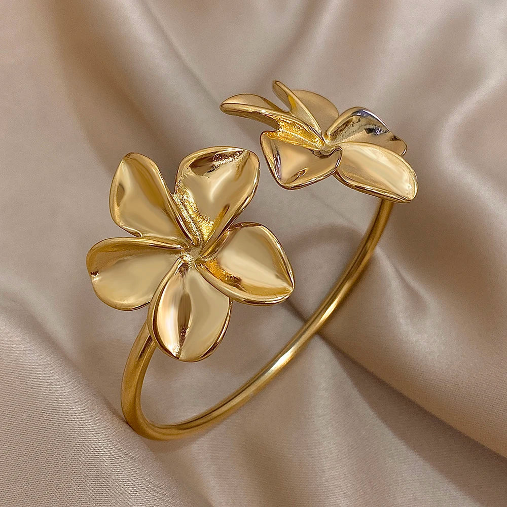 Bracelete de Aço Inoxidável Dupla Flor - Bracelete Floral Metal Dourado, à Prova D'Água, Joia para Festa