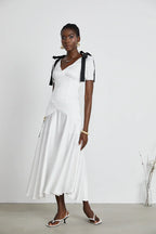 Vestido Longo Elegante  Laços e Decote em V