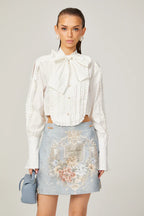 Camisa de Luxo com Gola, Laços Ornamentais e Fivelas de Pérola