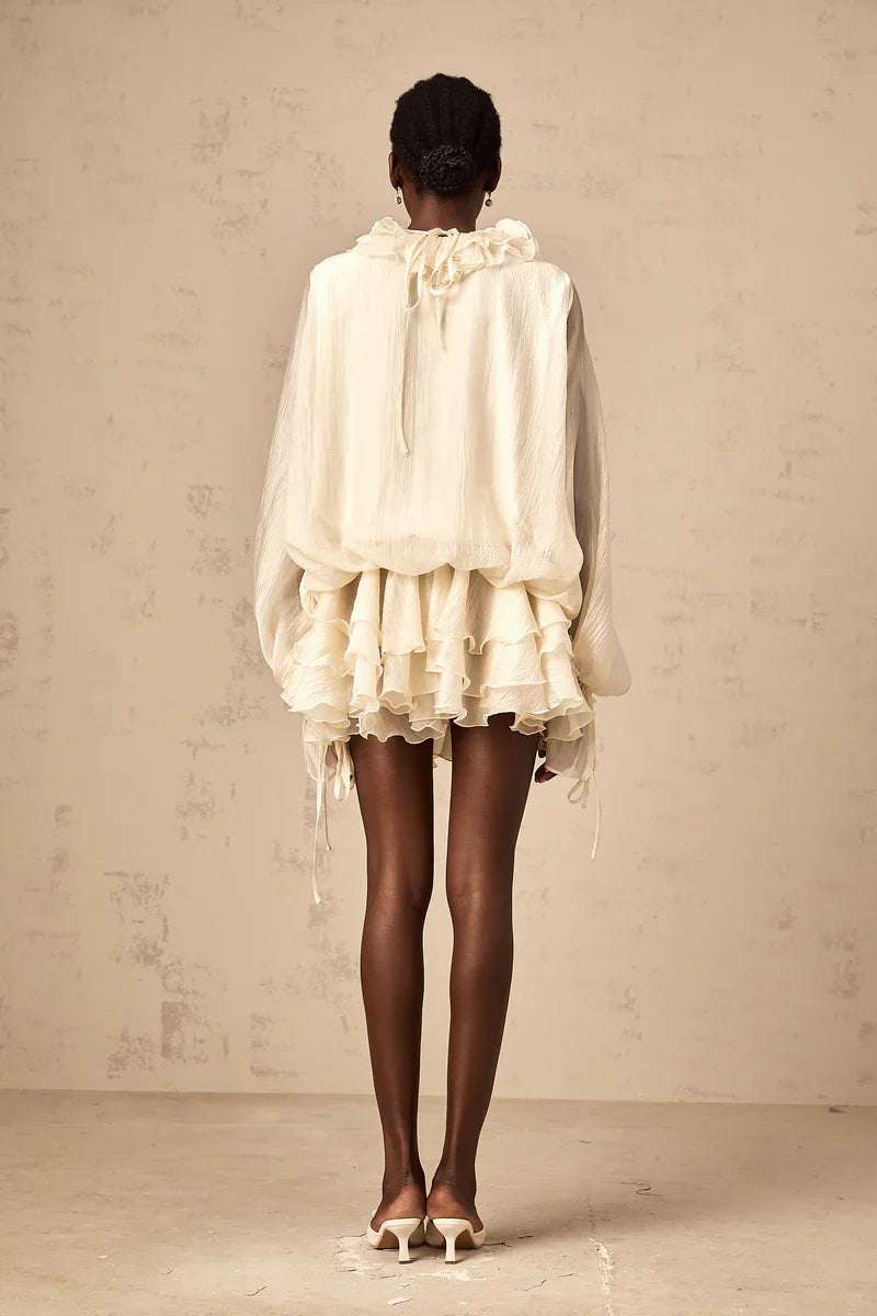 Vestido Flores em 3D, Decote em V e Detalhes em Babados