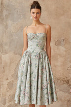 Vestido Estampado com Modelagem Slim e Cintura Definida