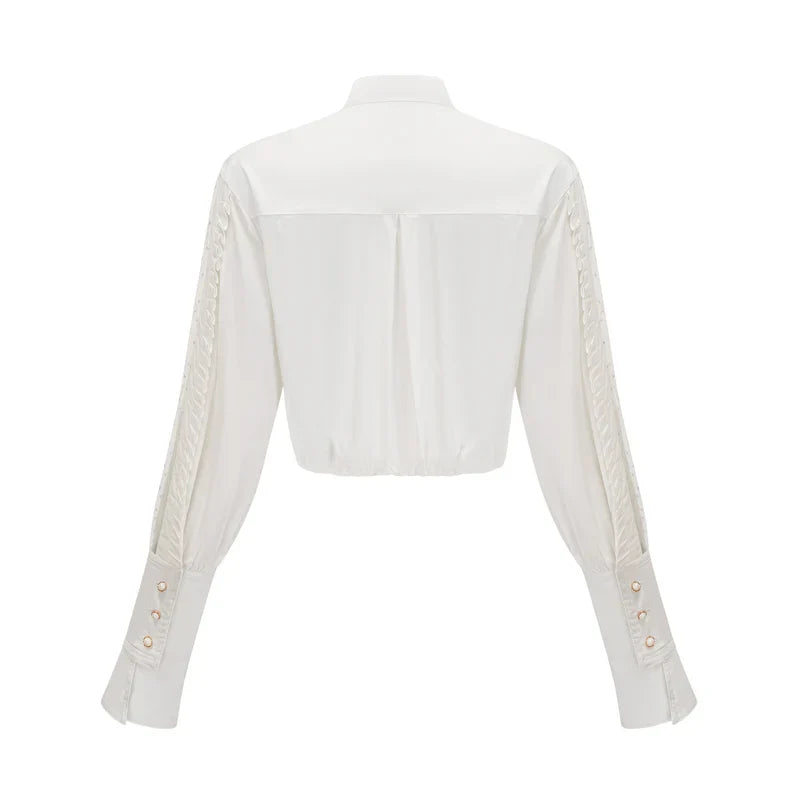 Camisa de Luxo com Gola, Laços Ornamentais e Fivelas de Pérola
