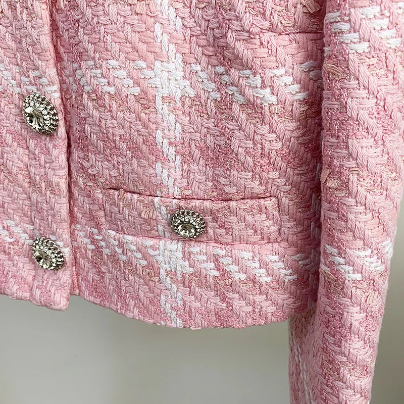 Blazer Curto de Tweed Rosa — Elegância que se destaca sem esforço