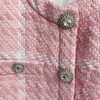 Blazer Curto de Tweed Rosa — Elegância que se destaca sem esforço