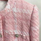 Blazer Curto de Tweed Rosa — Elegância que se destaca sem esforço