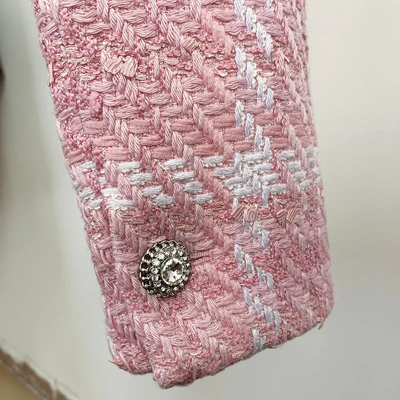 Blazer Curto de Tweed Rosa — Elegância que se destaca sem esforço