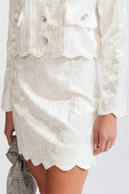Conjunto de Veludo Branco com Botões Prateados