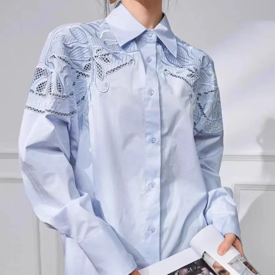 Camisa de Algodão Bordada com Flores e Recorte