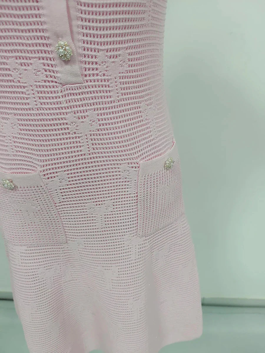 Vestido de Duas Peças em Tricô Vazado com Detalhes em Cristais e Pérolas