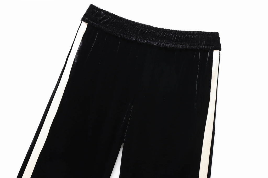 Conjunto em Veludo com Camisa de Manga Longa e Calça – Design Elegante com Detalhes Laterais