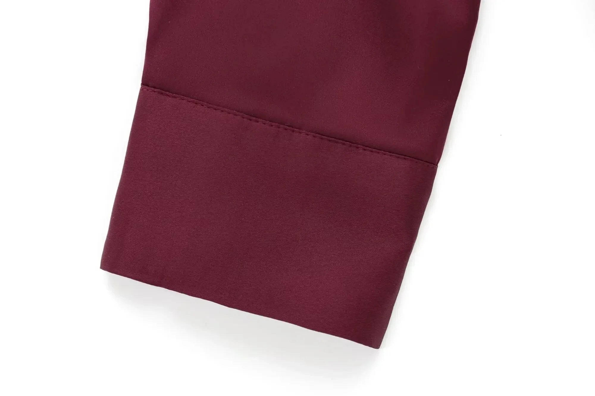 Camisa Vinho com Botões Dourados