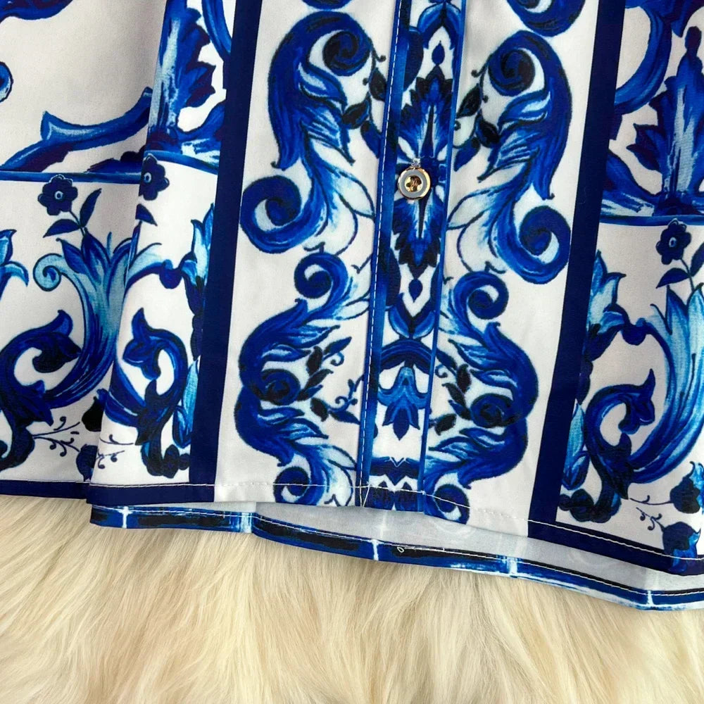 Conjunto Fashion Primavera - Camisa e Shorts com Estampa de Porcelana Azul e Branca