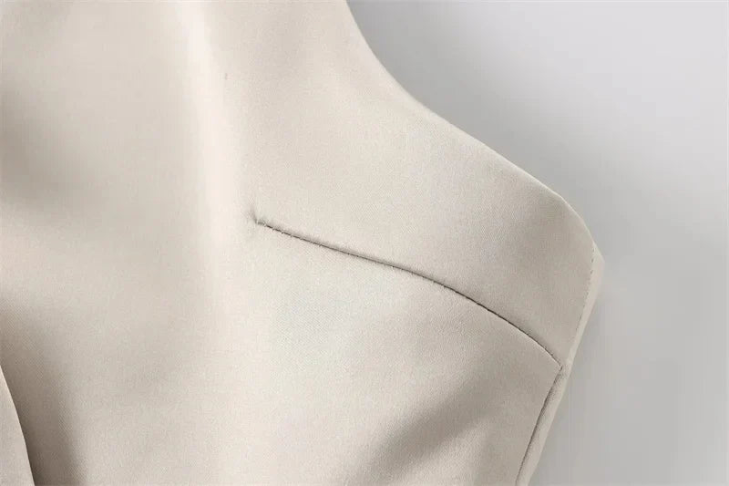 Top Estruturado com Meio Laço – Elegância Moderna em Corset