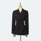 Blazer de Alfaiataria e Detalhe de Fivela Lateral - Modelagem Acinturada e Sofisticada