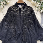Camisa com Gola Alta, Bordados e Paetês – Elegância com Toque Brilhante