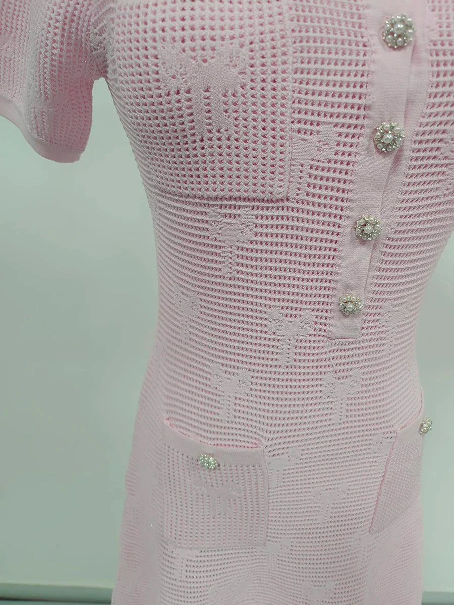 Vestido de Duas Peças em Tricô Vazado com Detalhes em Cristais e Pérolas