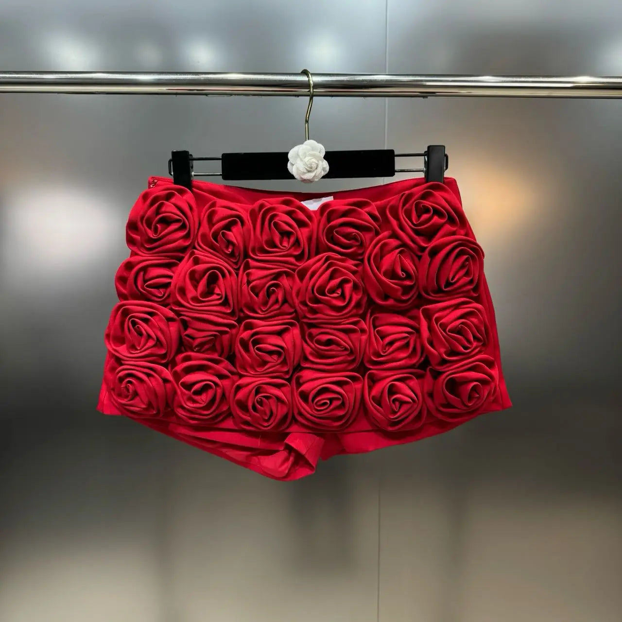 Saia Com Aplicação em rosas bordadas - Alfaiataria