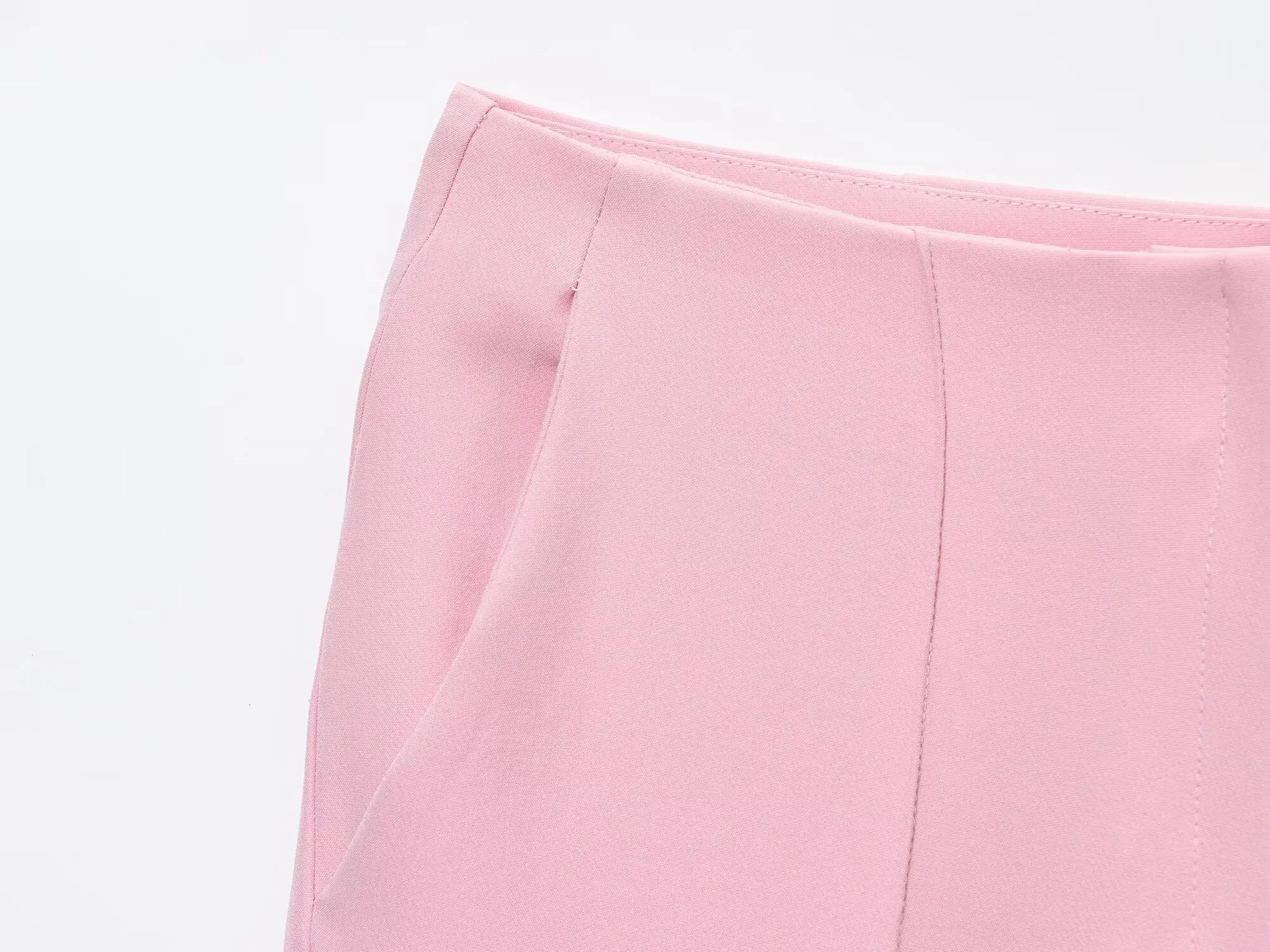 Colete Sem Mangas com Saia Curta ou Calça Flare, Estilo Moderno e Minimalista
