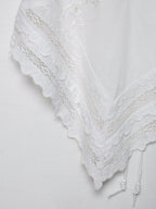 Top Elegante de Amarração com Bordado e Recorte Halter