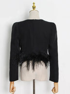 Blusa Minimalista com Plumas – Estilo e Sofisticação