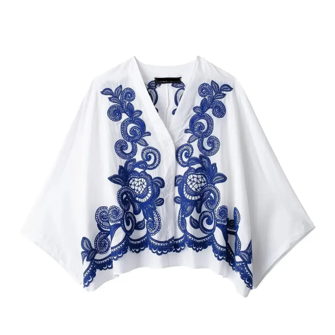 Conjunto Elegante – Camisa Bordada E Saia Plissada