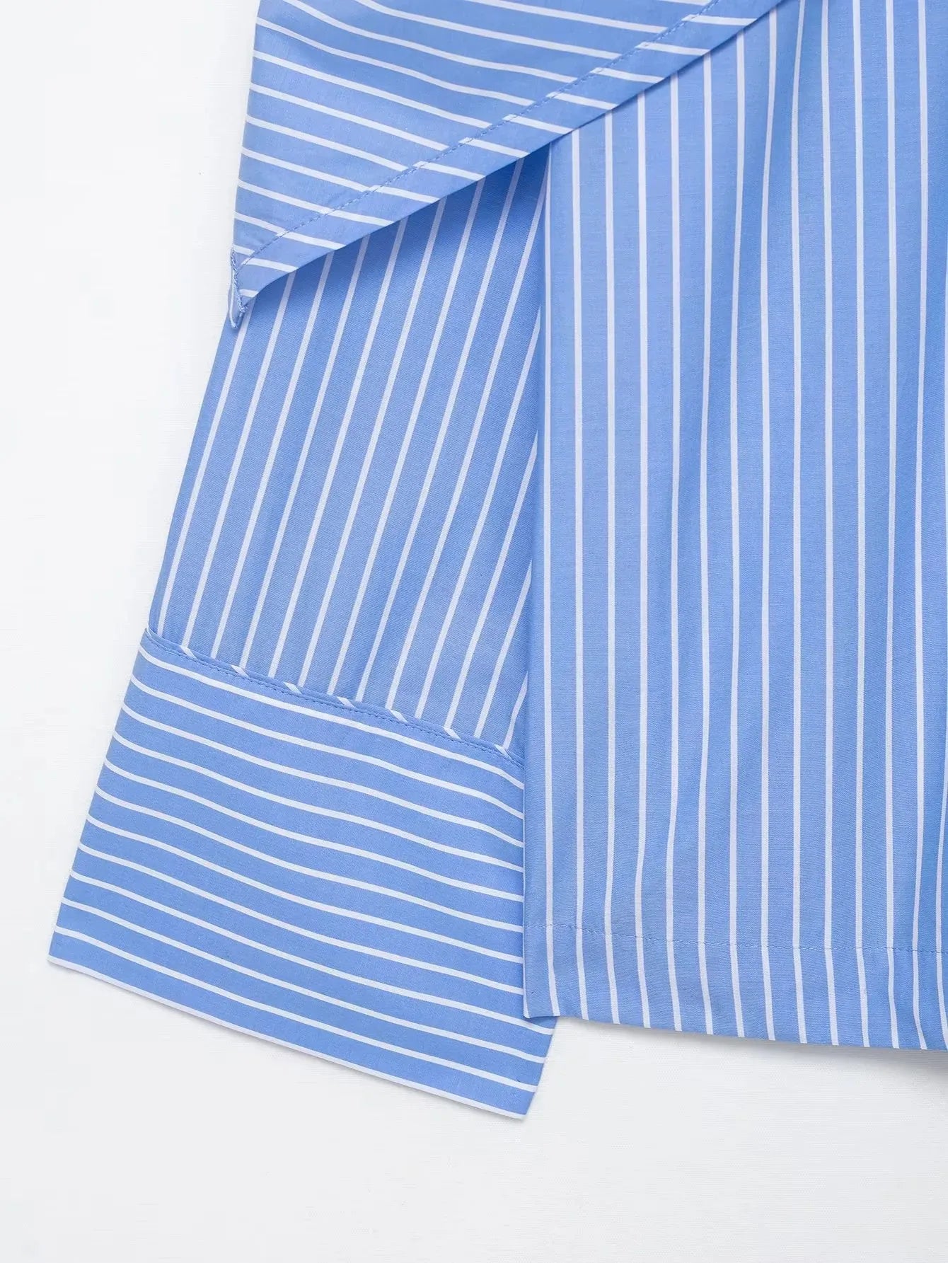 Camisa Casual Listrada com Lenço Integrado