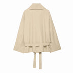 Conjunto Streetwear Elegante: Casaco Estruturado com Cinto e Shorts de Alfaiataria