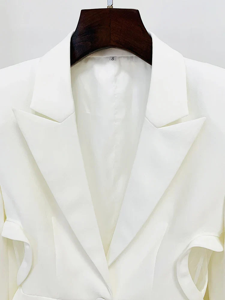 Conjunto de Alfaiataria Exclusivo – Blazer com Recortes e Calça com Fenda