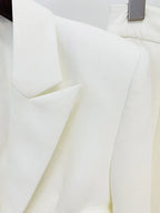 Conjunto de Alfaiataria Exclusivo – Blazer com Recortes e Calça com Fenda