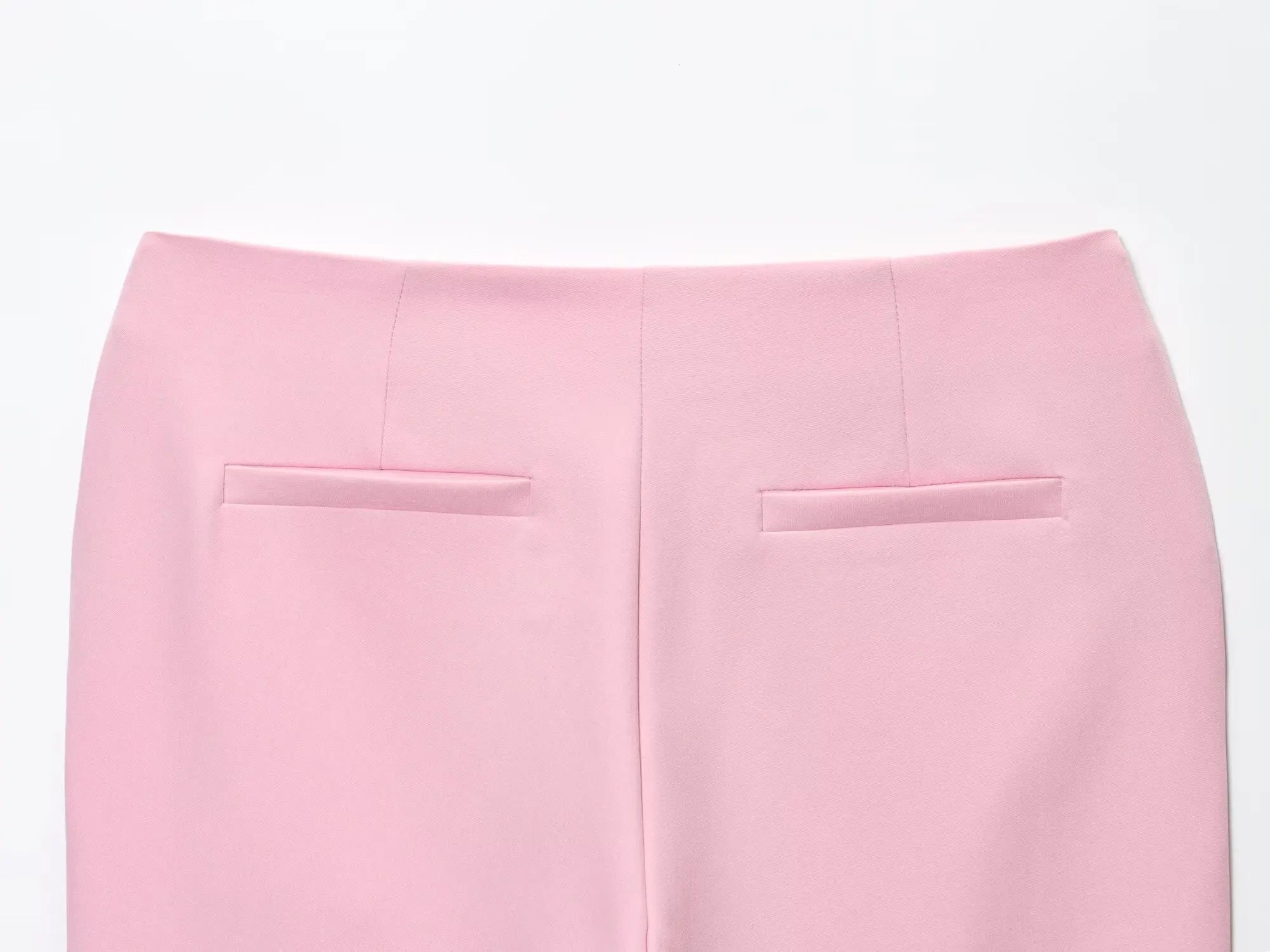 Colete Sem Mangas com Saia Curta ou Calça Flare, Estilo Moderno e Minimalista