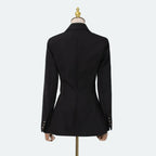 Blazer de Alfaiataria e Detalhe de Fivela Lateral - Modelagem Acinturada e Sofisticada