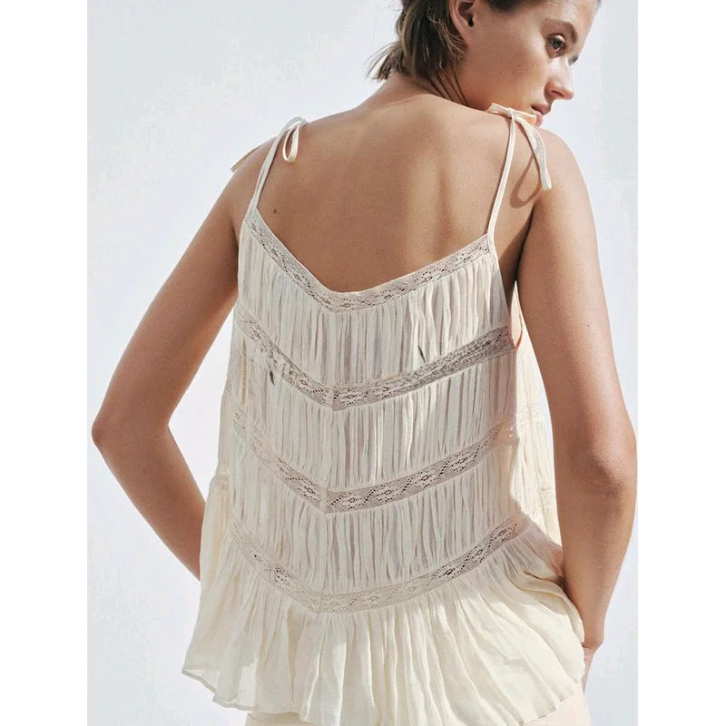 Blusa de Alças Finas com Caimento Reto e Acabamento Delicado – Leve, Moderna e Versátil