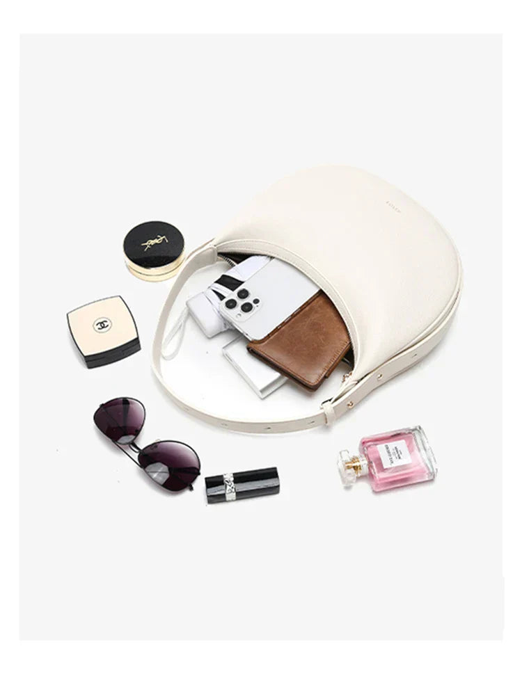 Bolsa  – Modelo Meia-Lua, Estilo Crossbody, Elegante