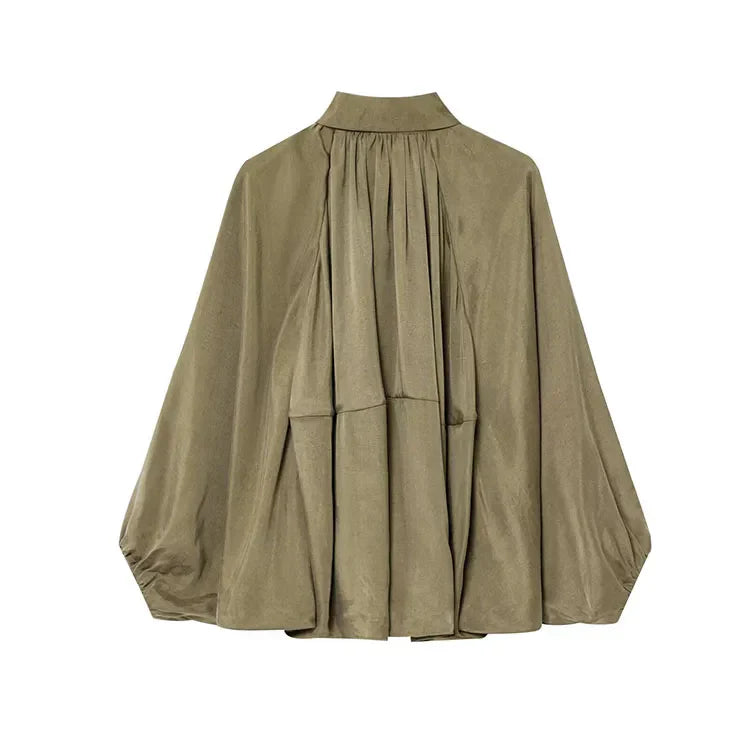 Jaqueta Bomber em Cetim Leve – Zíper Frontal e Detalhe Plissado, Casual e Elegante