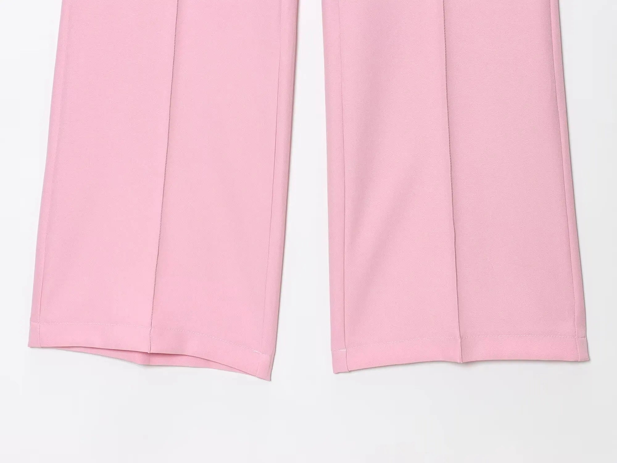 Colete Sem Mangas com Saia Curta ou Calça Flare, Estilo Moderno e Minimalista